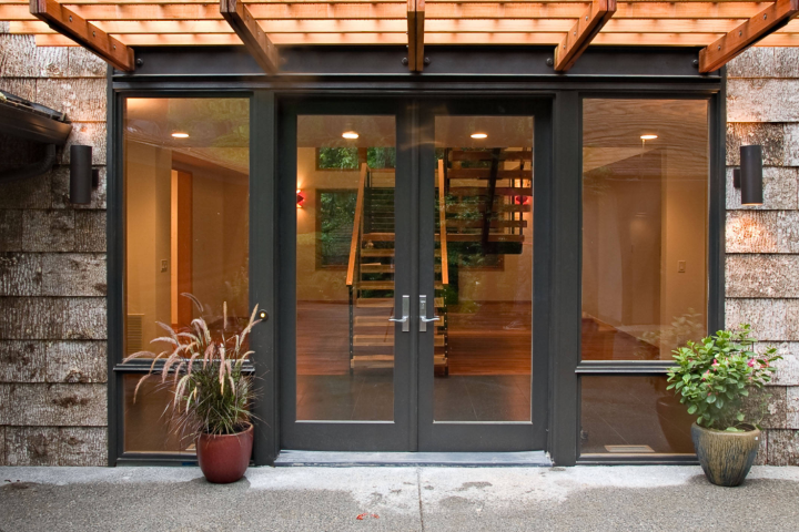 R101-P35 HINGED DOOR